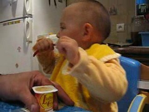 Mon yaourt toute seule comme une grande