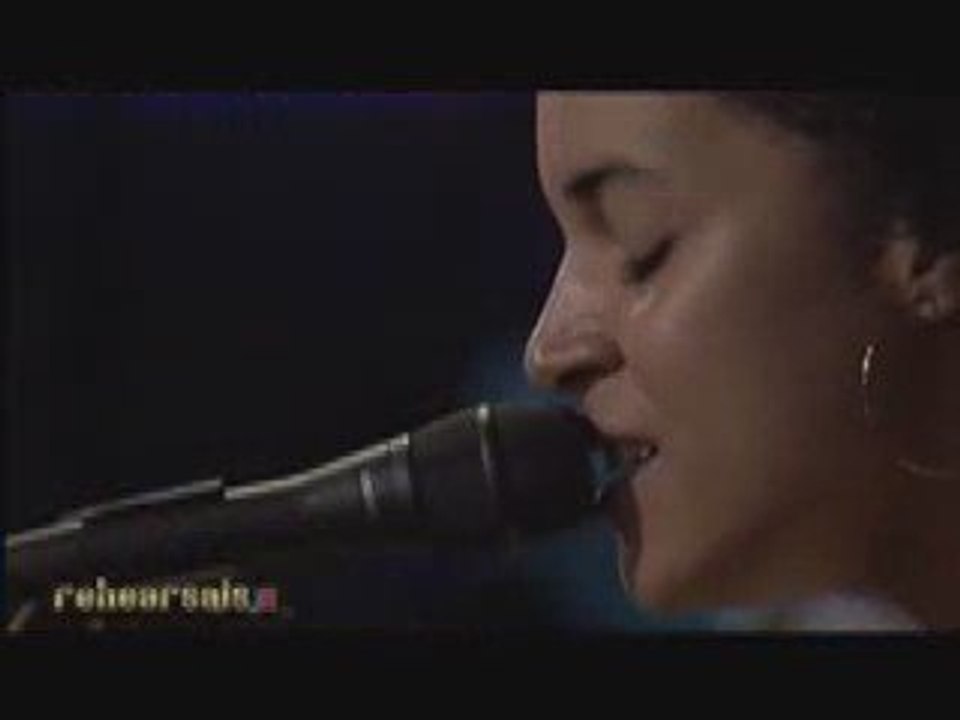 Laura Izibor - Don't Stay Live