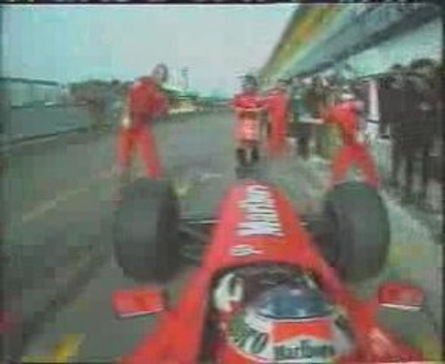 RAVITAILLEMENT STAND FERRARI