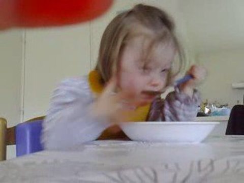 ad mange toute seule début