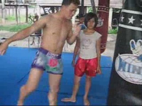 TATA 12yo thai girl Muay Thai boxer
