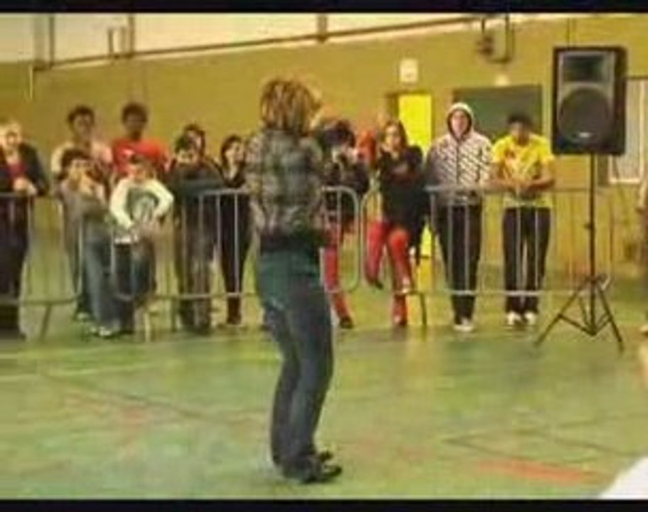 Battle dance de tecktonik à Brétigny-sur-Orge