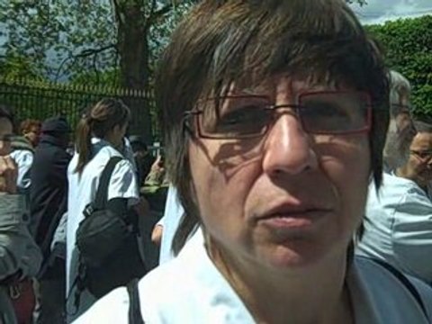 Interview dans la manif contre la loi Bachelot à Paris