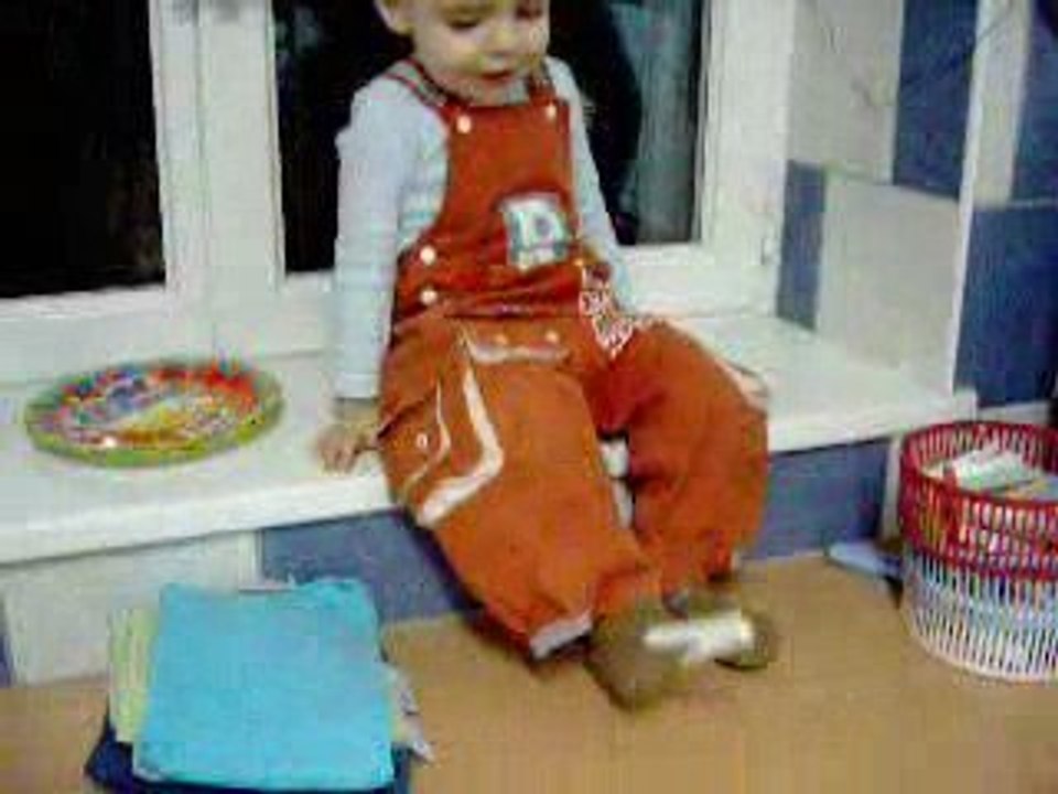 Nathan et les pinces à linge