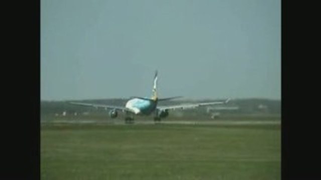 TRAFIC AERIEN AIRBUS AEROPORT TOULOUSE-BLAGNAC