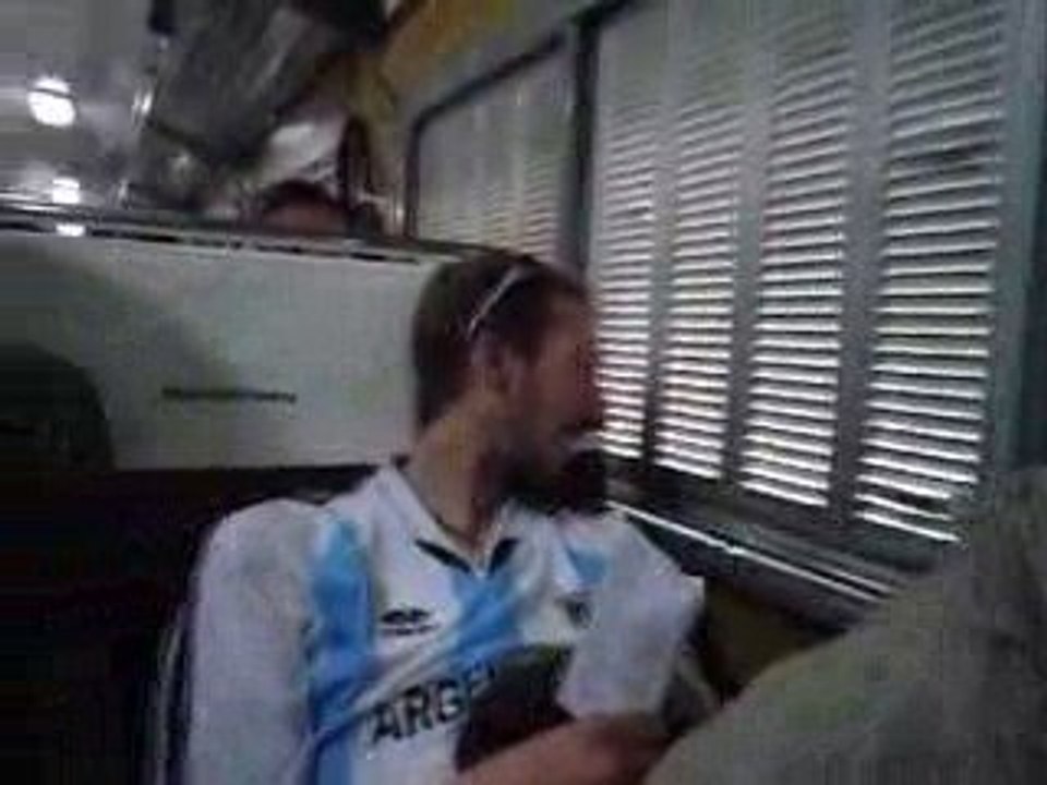 Yannos et Fanch, A bord du train pour Buenos Aeres