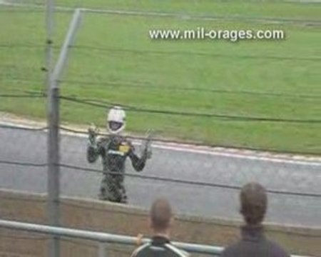 Chute Superbike Nogaro 2009 catégorie junior pirelli 600