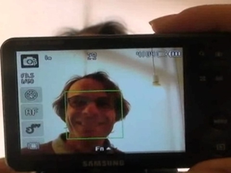 SMART FACE RECOGNITION / SAMSUNG ST10