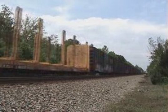 CSXT Q409 meets Amtrak P092