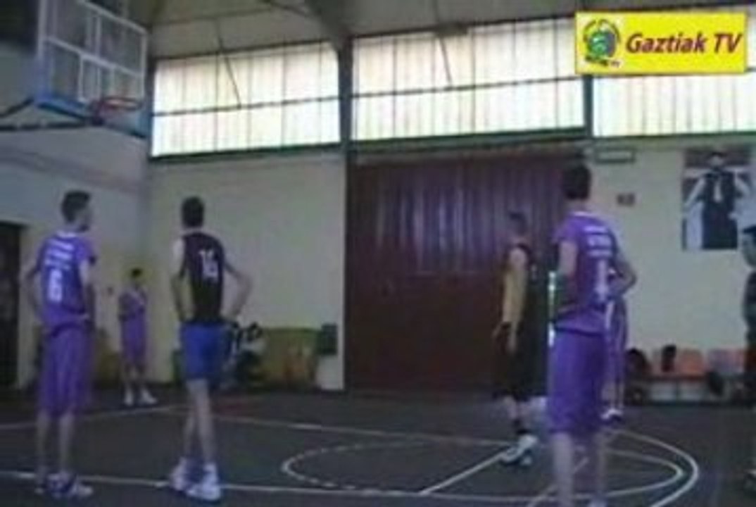 Seniors Garçons : Gaztiak VS Pomps Morlanne Quart Temps 3