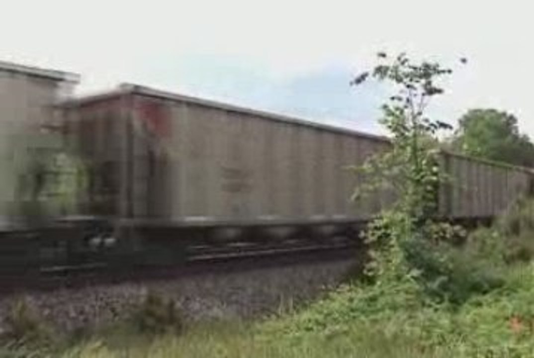 CSXT empty hoppers