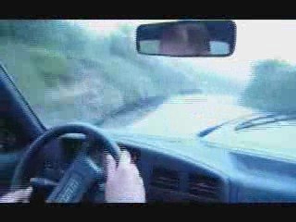 Viré 309 GTI 16 dans le Var sous la pluie