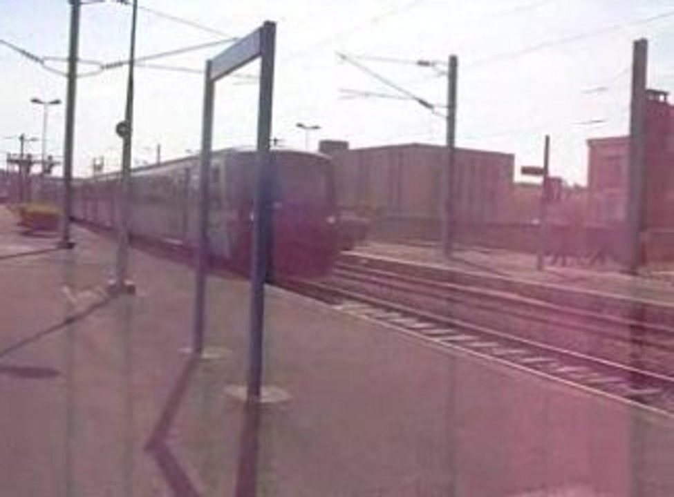 rrr bleu picardie avec la bb 67451 en voyage