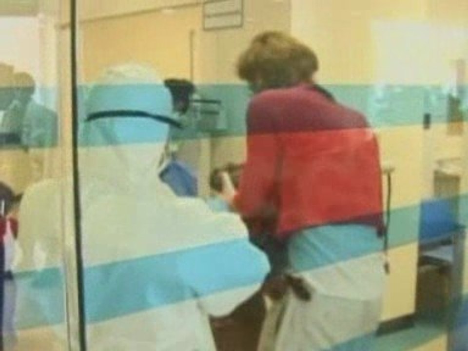 Swine flu: Brits in Mexico say they feel 'stranded'