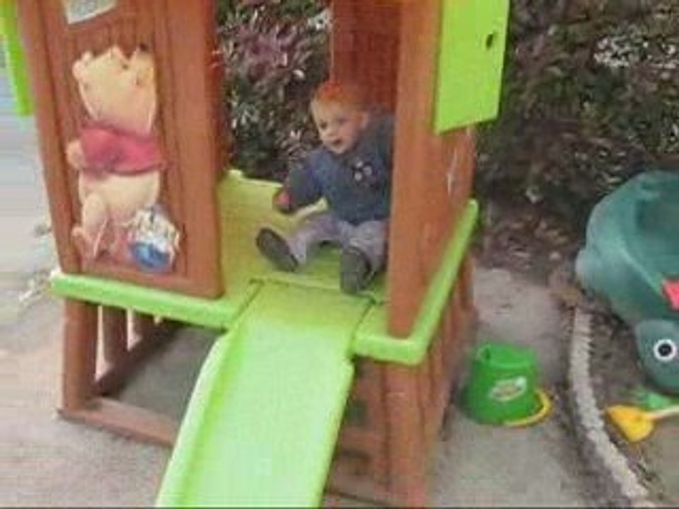 01-05-09 Nathan dans la cabane