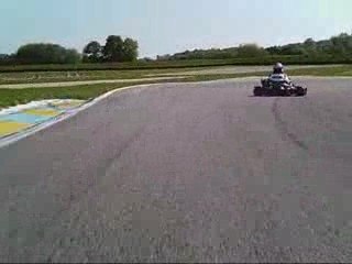 Karting Bresse 125bv fait l'enfant avant de casser son jouet