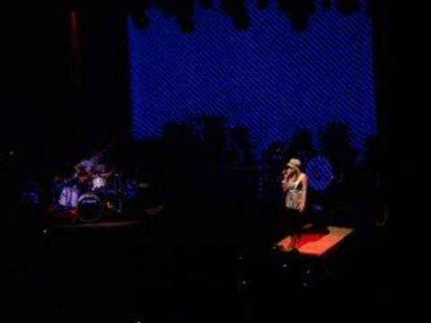 Ting Tings - Traffic Light @ Bataclan Paris le 20 avril 2009