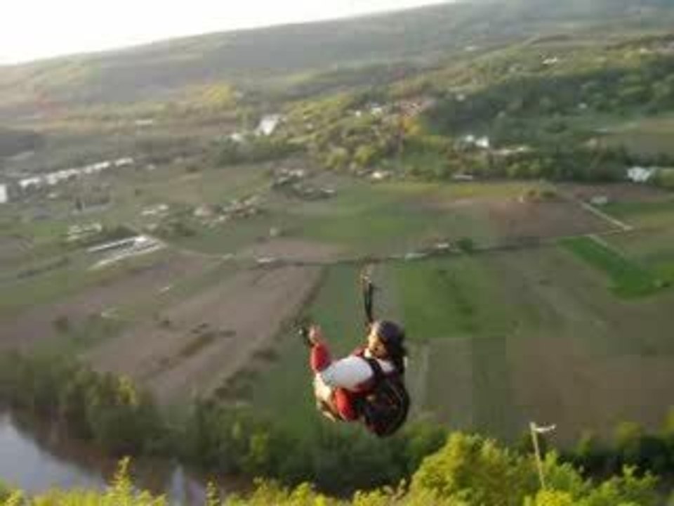 Speed Flying Douelle www.parapente-max.fr