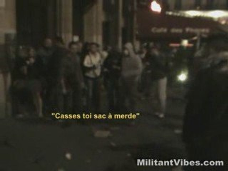 La BAC interpelle un sans abris et insulte la foule