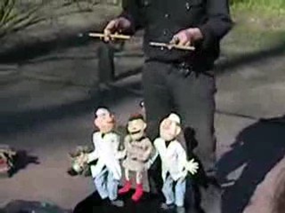 Marionnettes au jardin d'ete