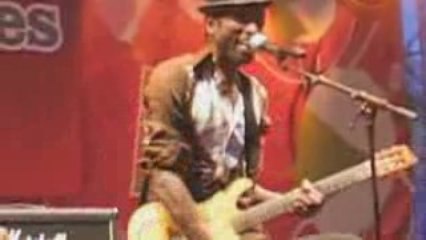 KEZIAH JONES - INVISIBLE LADDER - PARIS PLAGE - AUGUST 2008