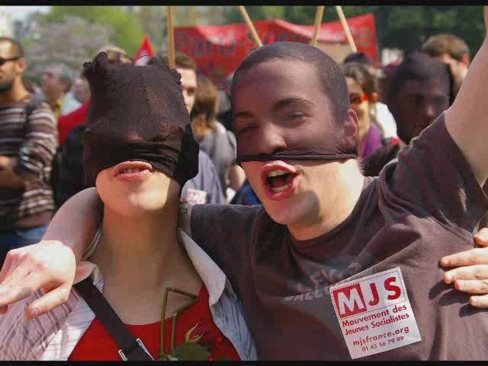 1er Mai 2009 - Grippe Sarkozienne, fous ta Cagoule !