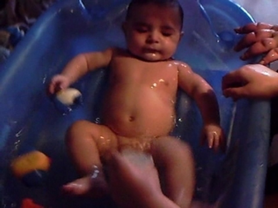 Solan remue le bain
