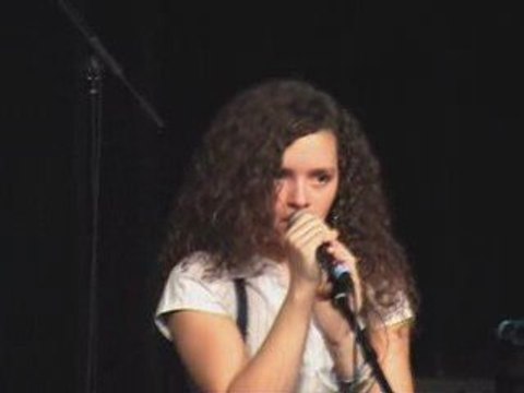 Ines Sawsen chante No bravery de James Blunt