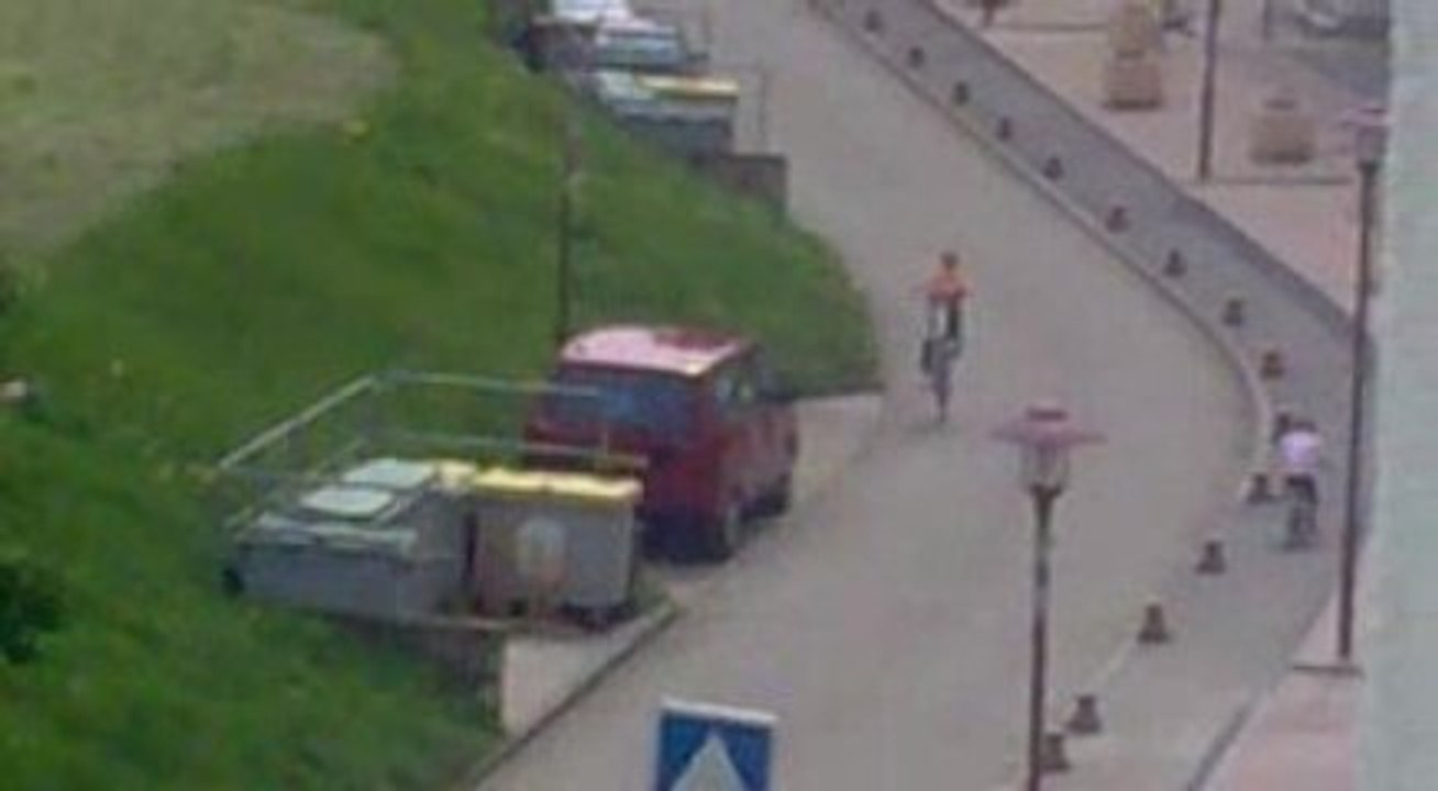 Ptit jo 12 ans en wheeling velo