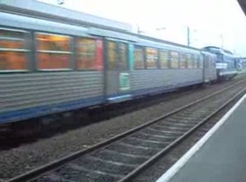 départ de la bb 67423 avec le rrr bleu picardie pour amiens