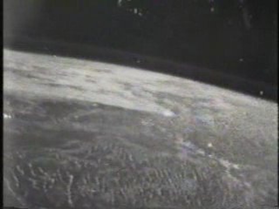 UFOs form a circle as NASA watches!