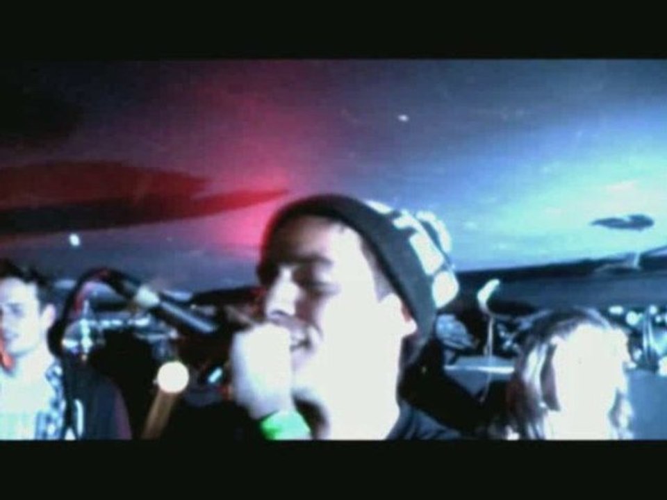 Charly Greane live tease