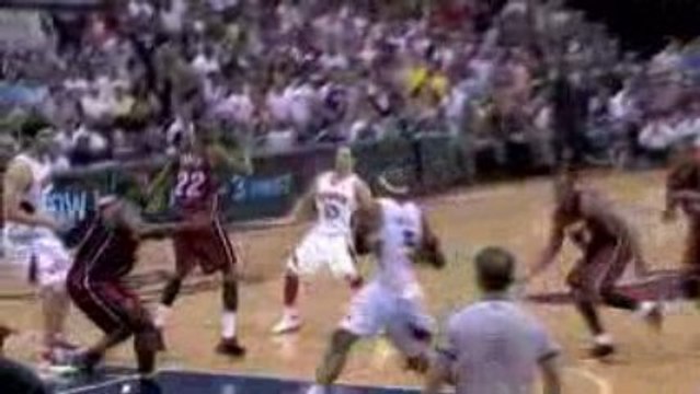 NBA Josh Smith throws down a nasty dunk off the no-look feed