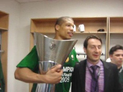 Stigmes apo ta apoditiria tou Panathinaikou