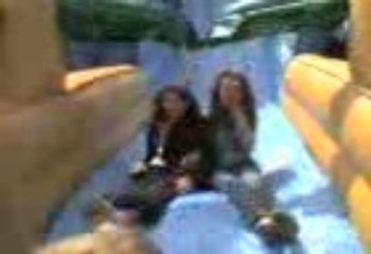 Léa & moii Dans le tobogan xD