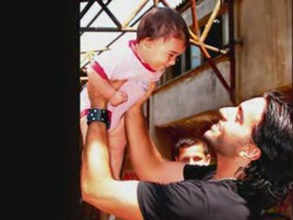 Emrah-Bizi Kimse Ayiramaz