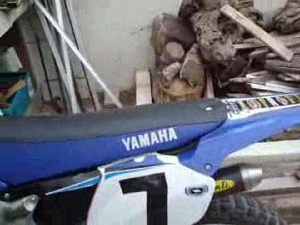 DT réplica YZ