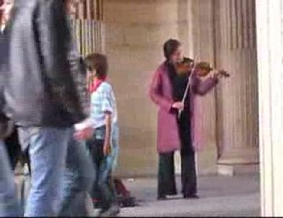 la violoniste du Louvre/ The violonist from le Louvre-Paris