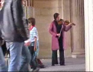 la violoniste du Louvre/ The violonist from le Louvre-Paris