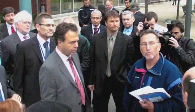 Luc Chatel à Vitry-sur-Seine, Site Sanofi Aventis