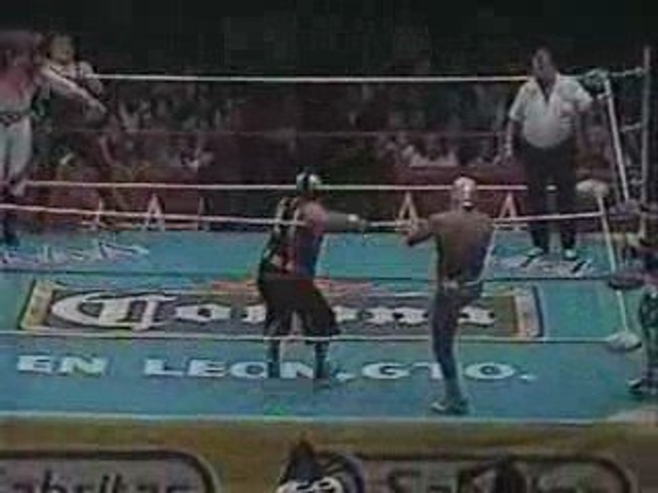 Santo/Azteca/Muneco v Satanico/Parka/Psicosis