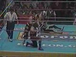 Santo/Azteca/Muneco v Satanico/Parka/Psicosis