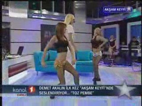 Demet Akalin - Toz Pembe (Aksam Keyfi Cp 4 Mayis 09)