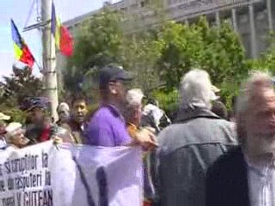 Revolutionari in Protest,02