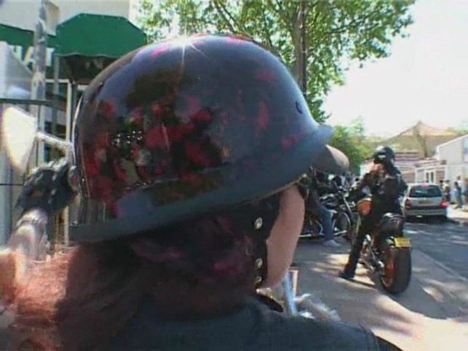 Techno_parade_motards_01