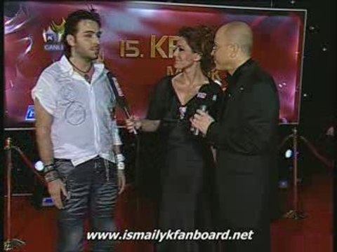 İsmail-YK Kral Tv 2009 Video Müzik Ödülleri Kırmızı Halı Kon