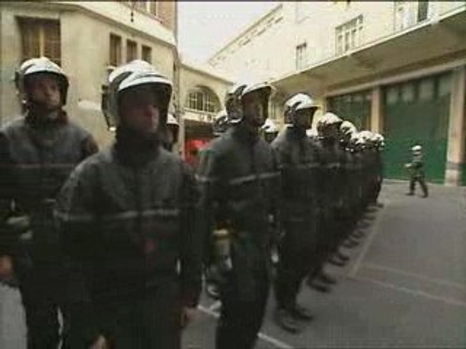 Dans Le Secret Des Pompiers Paris France 2 1998