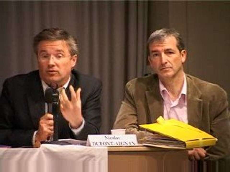 Dupont Aignan -  les Institutions -  Attac européennes 09