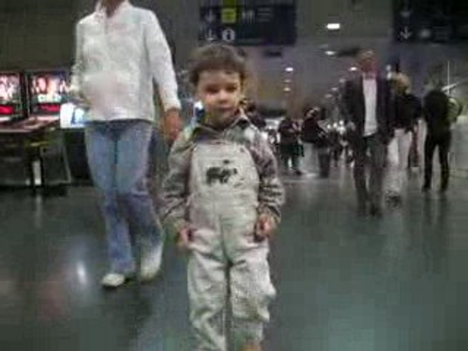 COMME UN PETIT HOMME ...