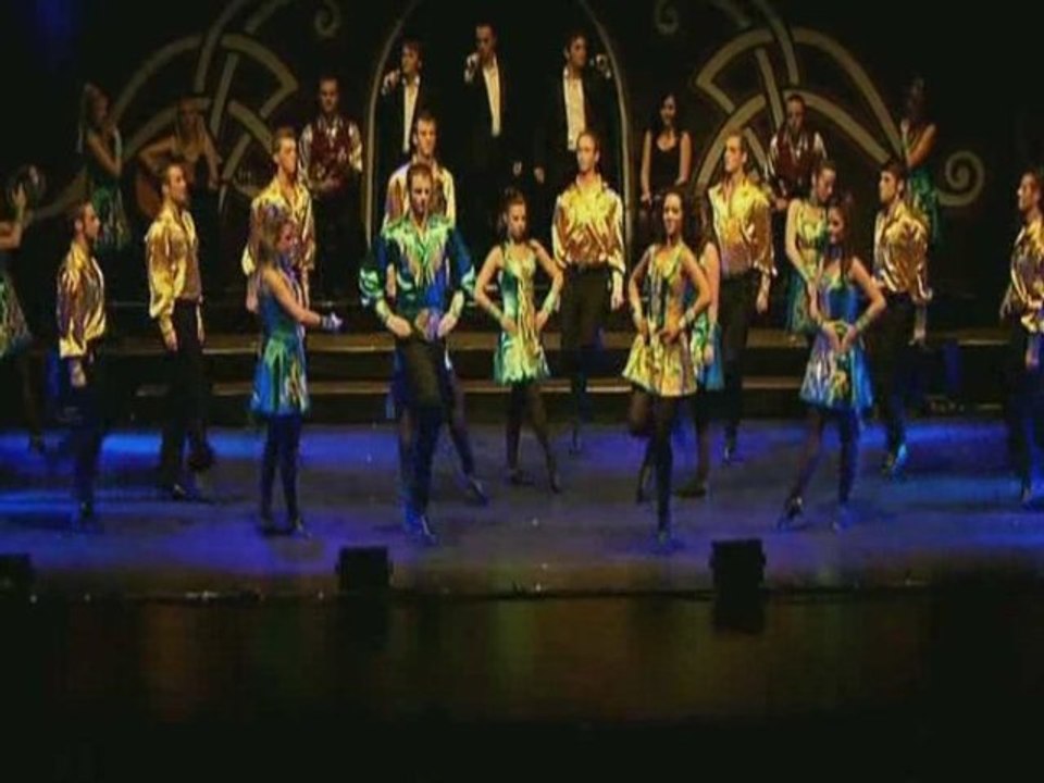 RHYTHM OF THE DANCE Στο Θεατρο Badminton